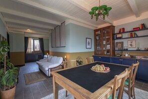 Family Room | Premium bedding, minibar, in-room safe, individually decorated - Communal Hotel Telavi (Telavi)