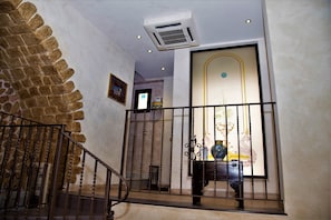 Interior - Lantern of Bachi Room 2 (Sciacca)