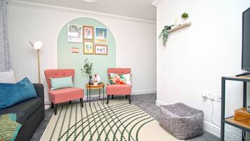 Family House | Living area | 49-inch Smart TV with satellite channels, TV, smart speakers