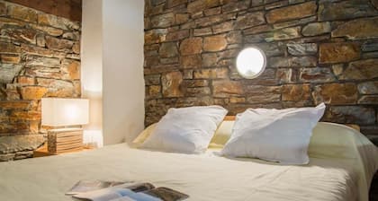 Gßte Cévenol pour 4 personnes avec piscine à Barre-des-Cévennes en LozÚre