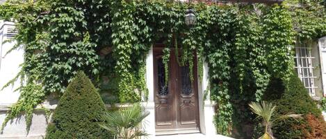 Entrée de l’hébergement