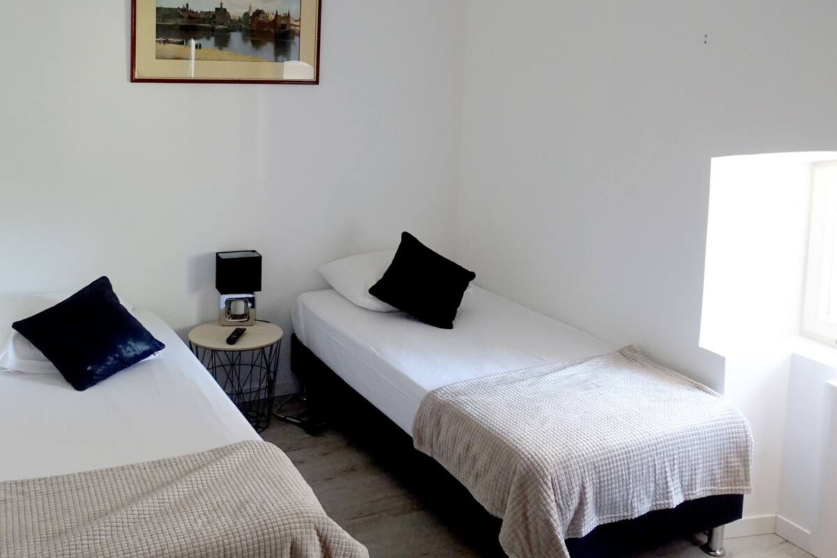 Kamar Twin, ensuite | Seprai linen