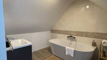 Suite familiar | Baño | Toallas