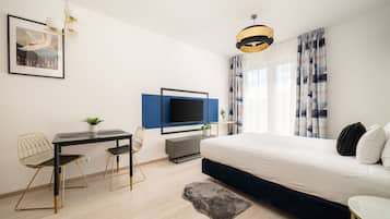 Superior Studio with balcony | 1 bedroom, iron/ironing board, free WiFi, bed sheets