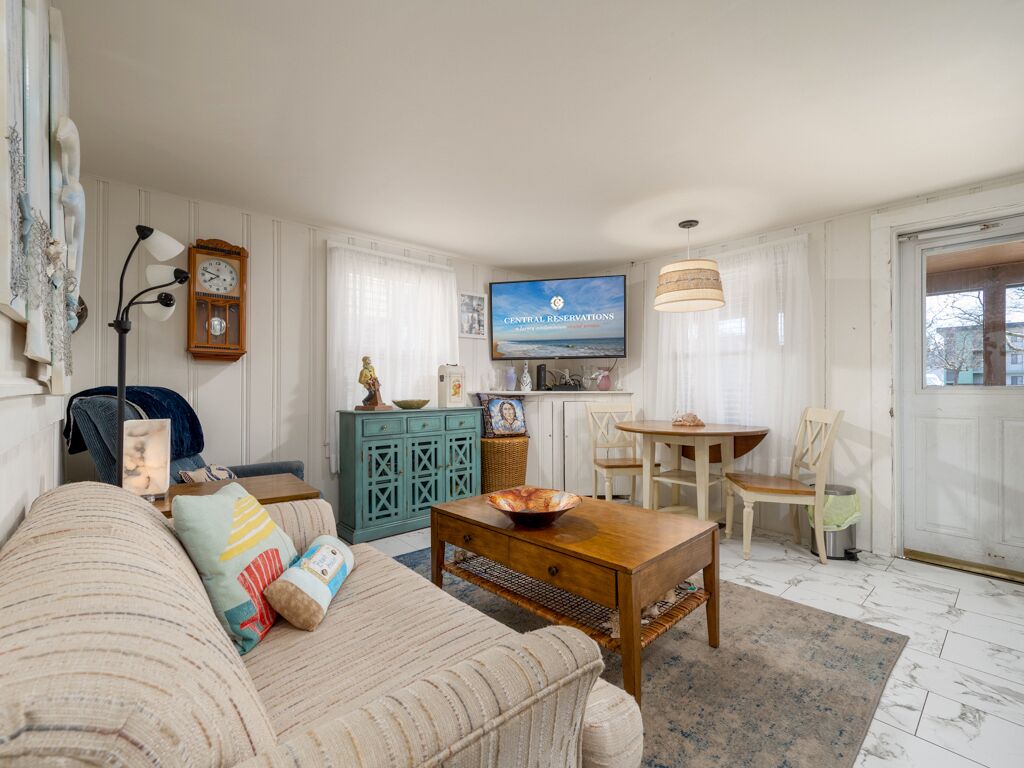 New Listing!  Ground Floor & Ocean Block!