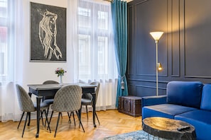 Televisión 120 cm con canales de televisión por cable, Netflix