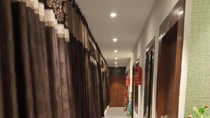 Unclassified image, 5 of 40, button - Hotel Mansarovar (Vadodara)