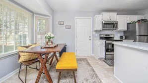 Private kitchen - The Cliffdale Cottage (Fayetteville)