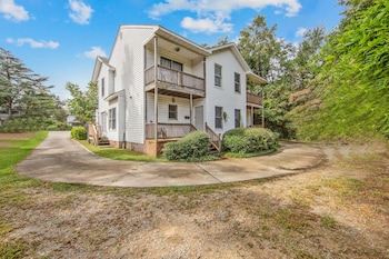 The Terry Sanford Guest House Apt C