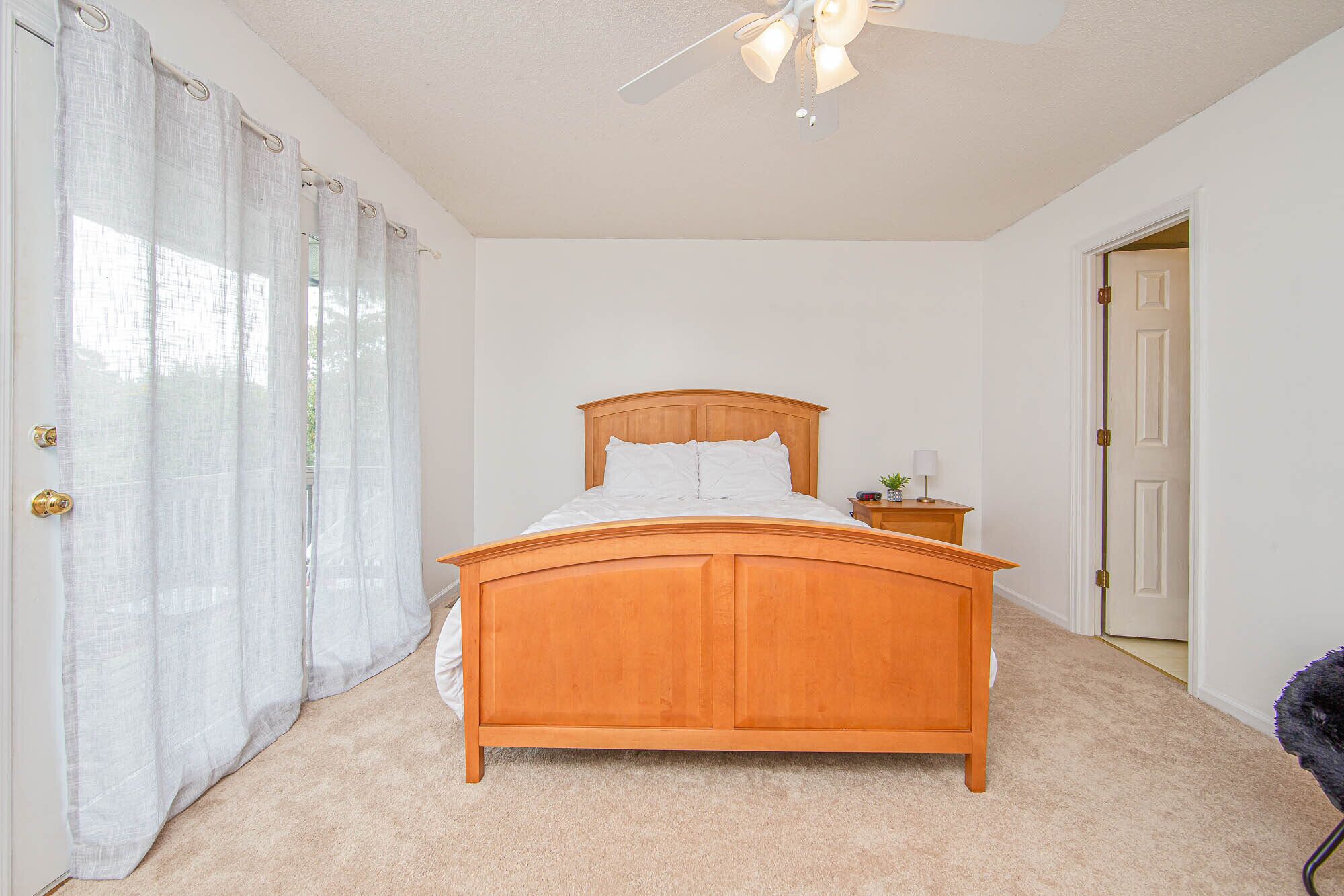 2 bedrooms, bed sheets