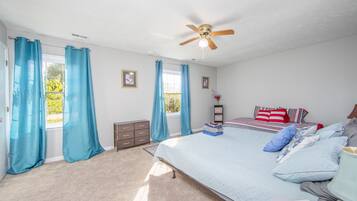 4 bedrooms, bed sheets