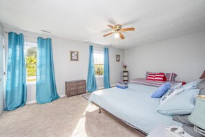 4 間臥室、床單