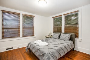 2 bedrooms, bed sheets