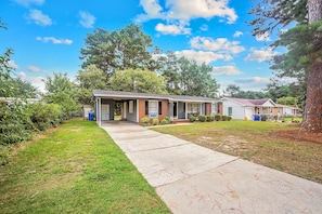 Exterior - Reilly Road Ranch (Fayetteville)