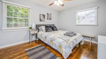 3 bedrooms, bed sheets