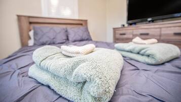 2 bedrooms, bed sheets