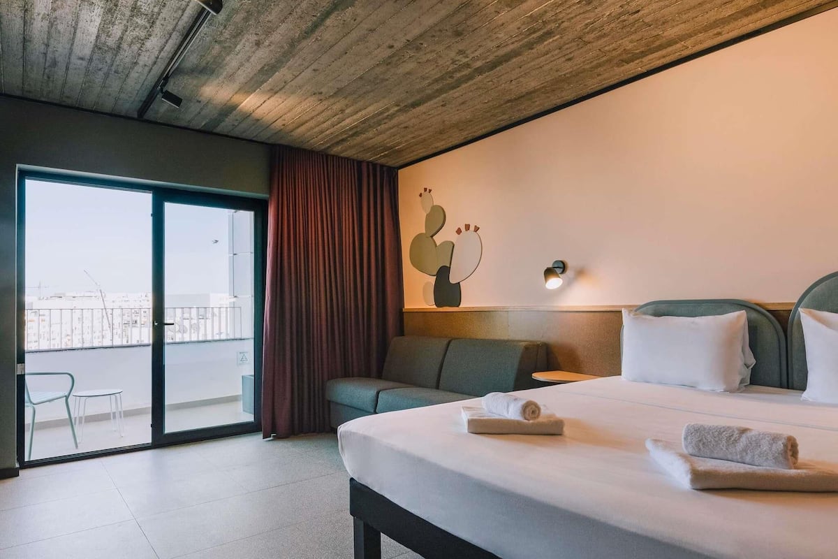 Chambre Supérieure, vue ville