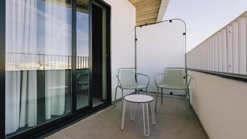 Chambre Supérieure, vue ville | Literie de qualité supérieure, coffres-forts dans les chambres