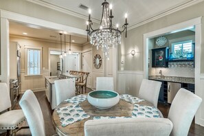 Dining - Watercolor Coastal Luxury, 4 Bedroom, Pet-Friendly, 6 Seater Golf Cart, Steps from Dragonfly Pool! (Santa Rosa Beach)