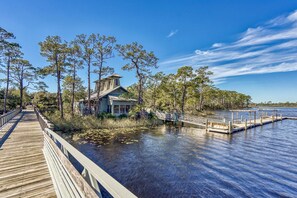 Terrace/patio - Watercolor Coastal Luxury, 4 Bedroom, Pet-Friendly, 6 Seater Golf Cart, Steps from Dragonfly Pool! (Santa Rosa Beach)