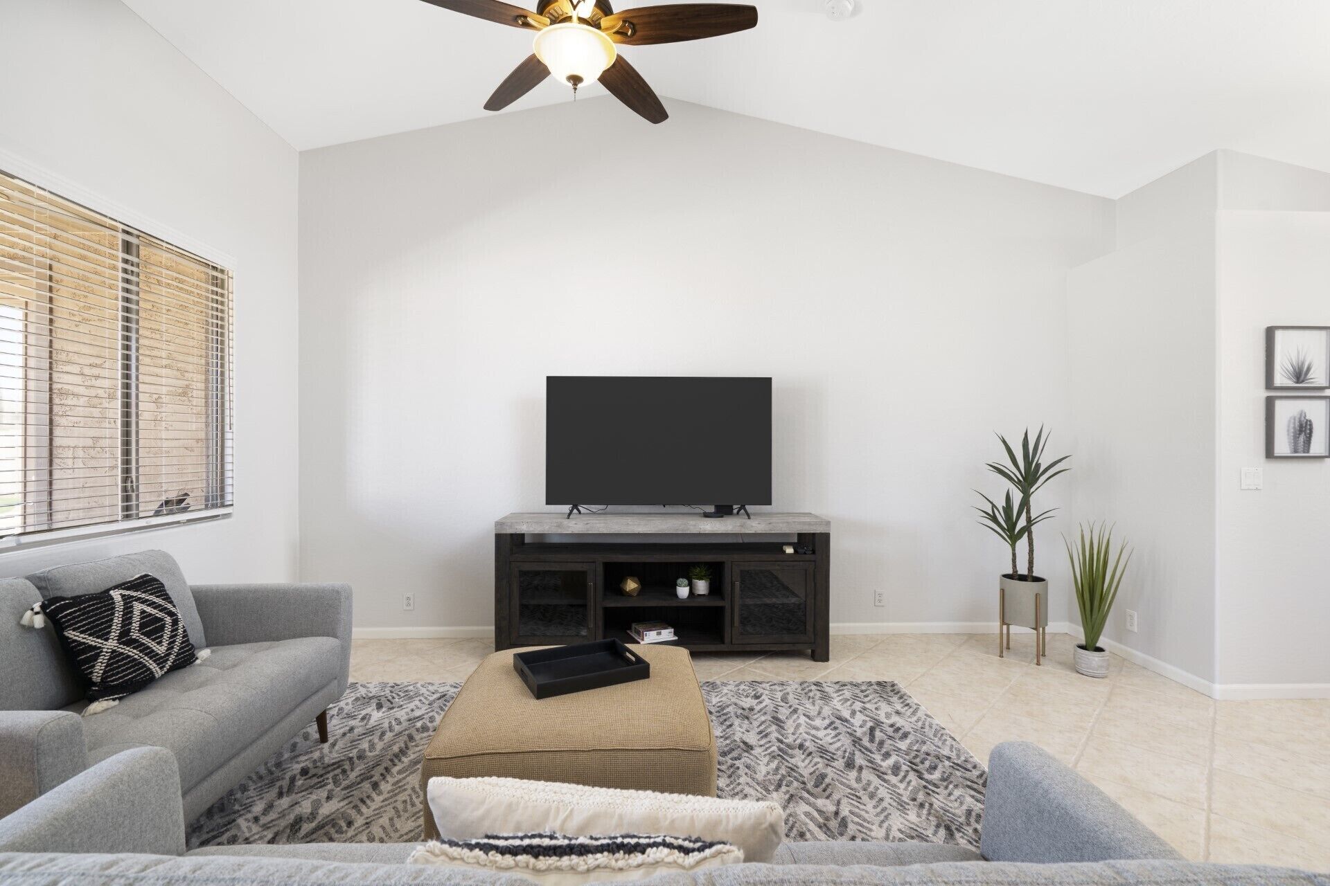 Newly furnished with sparkling pool