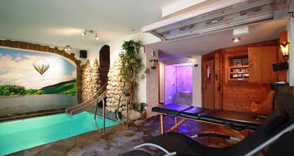 Alone in indoor pool, sauna, steam sauna, directly on the banks of the Moselle, balcony