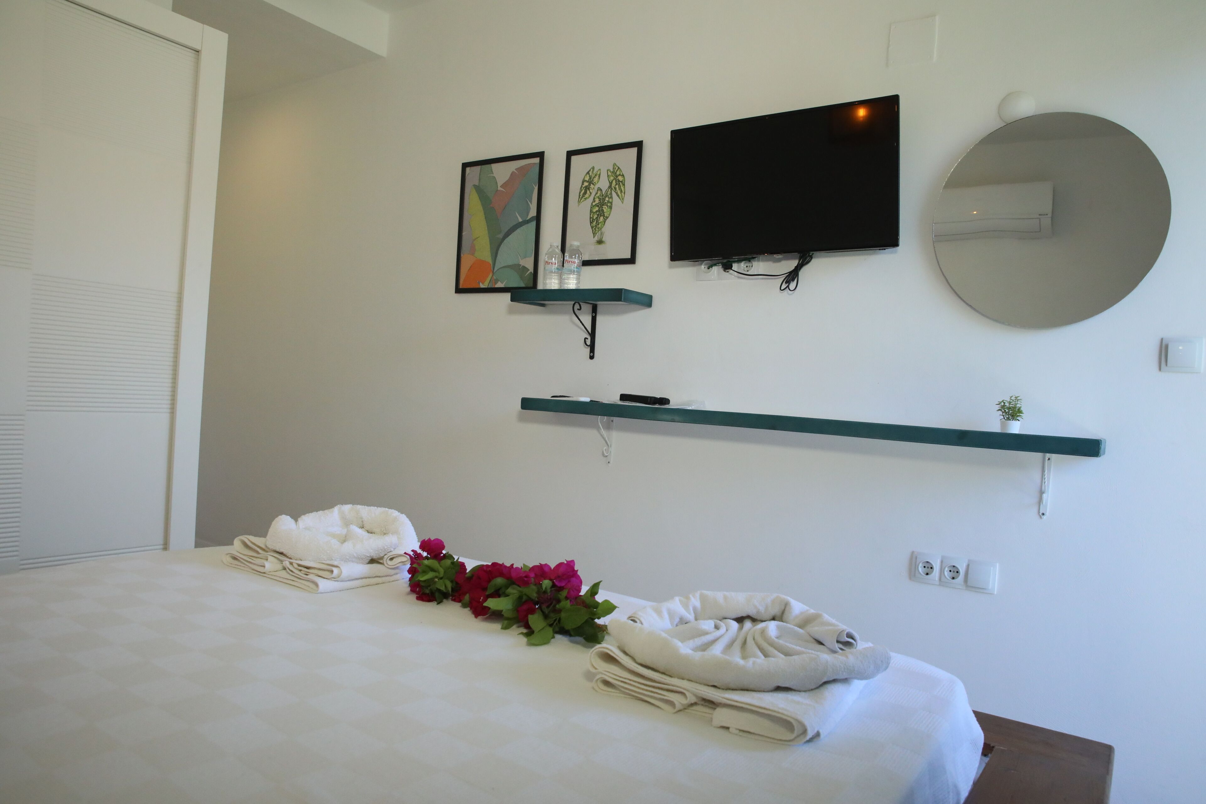 double room, non smoking, garden view | 1 bedroom, free minibar items, desk, laptop workspace