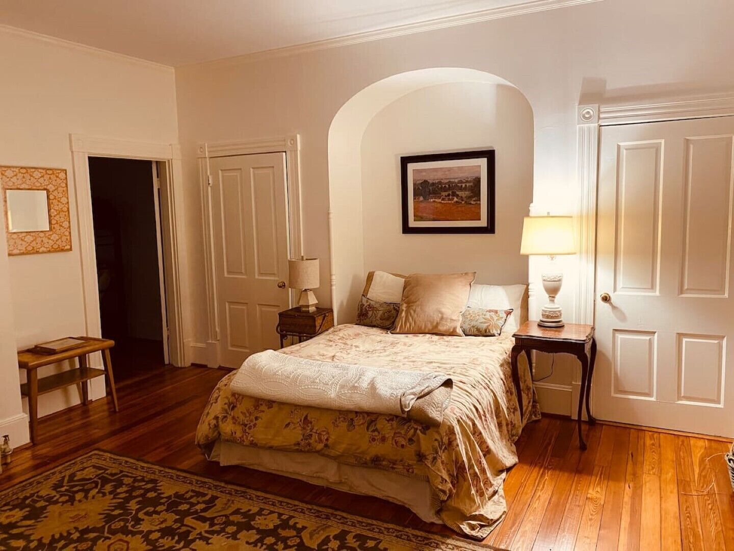 3 habitaciones, tabla de planchar con plancha, wifi y ropa de cama 