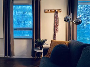 Smart TV, fireplace, offices