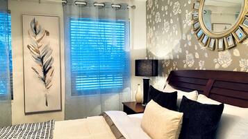 1 Schlafzimmer, Schreibtisch, Bügeleisen/Bügelbrett, Reisekinderbett