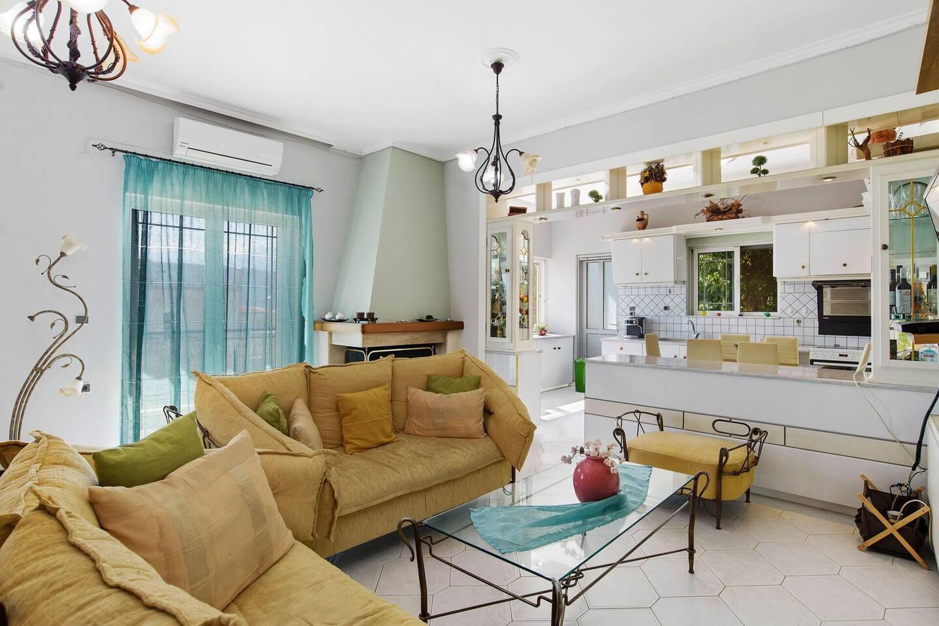 House | Living area | 30-inch TV with digital channels