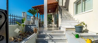 Superior Apartment - Overlooking Chania-with Pool