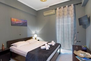 House | 4 bedrooms, iron/ironing board, free WiFi, bed sheets - Superior Apartment - Overlooking Chania-with Pool (Chania)