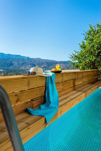 Superior Apartment - Overlooking Chania-with Pool