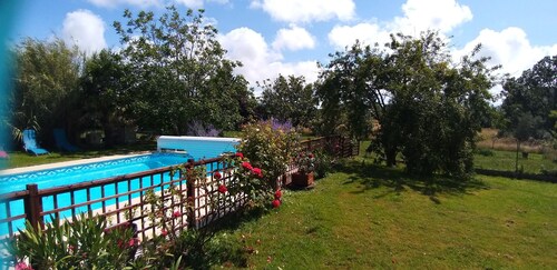 Beautiful Villa with heated pool - just 10 minutes from the sea!