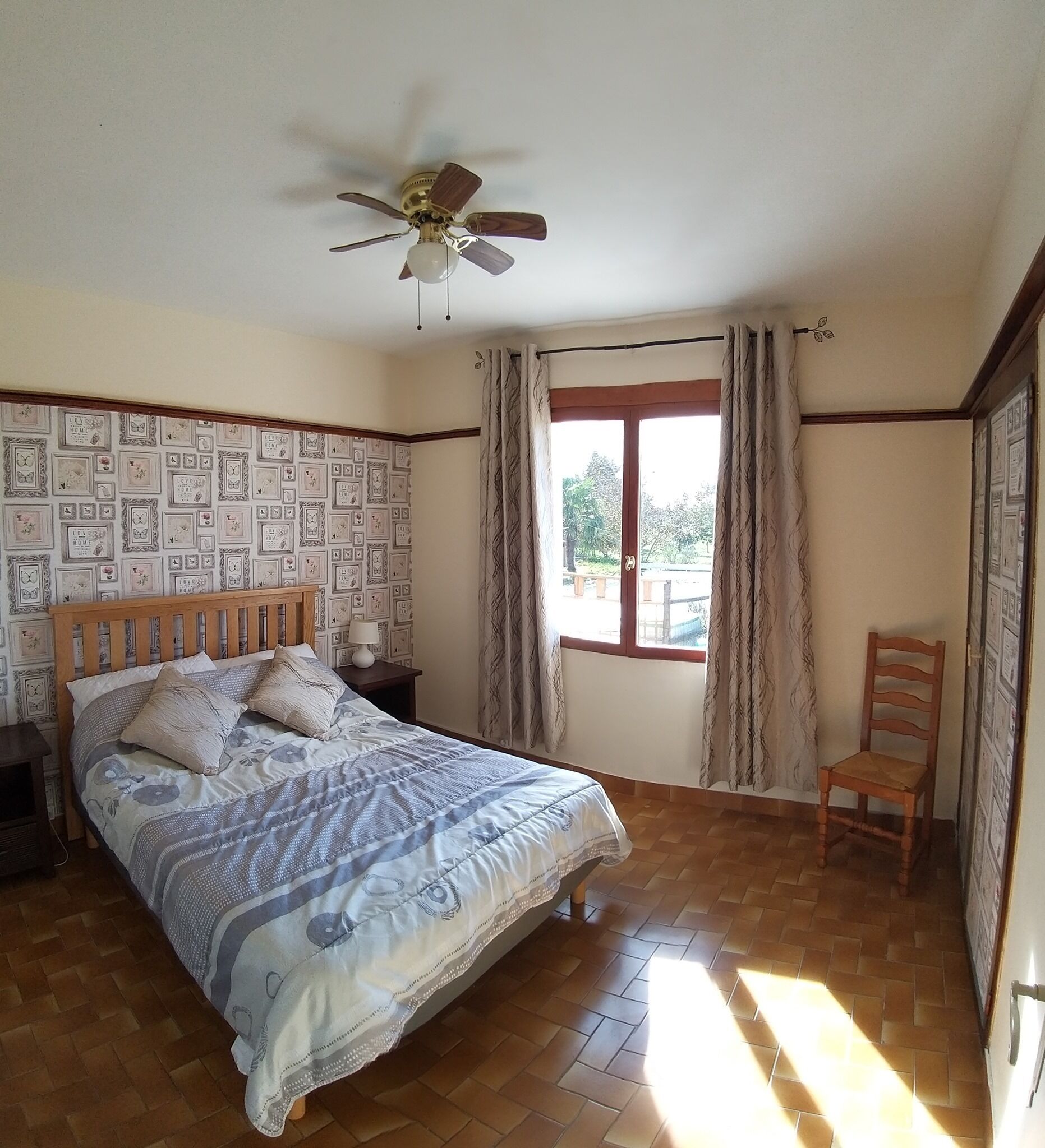 4 chambres, fer et planche à repasser, lit parapluie, Wi-Fi gratuit