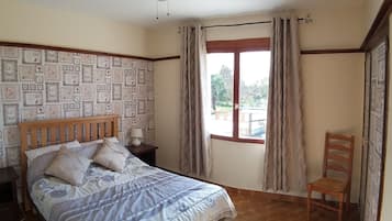 4 chambres, fer et planche à repasser, lit parapluie, Wi-Fi gratuit