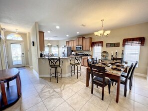 Dining - Palace Retreat - Private Pool/Spa & 24/7 Support (Davenport)