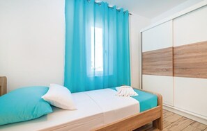 Family House, 2 Bedrooms, Terrace | 2 bedrooms, individually decorated, individually furnished