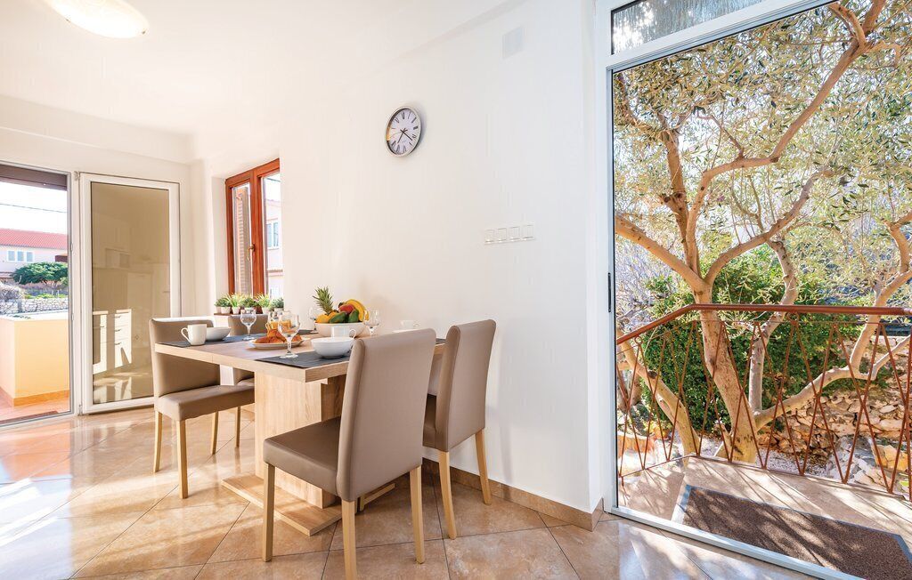 Family House, 2 Bedrooms, Terrace | In-room dining