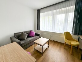 Free minibar, in-room safe, desk, soundproofing