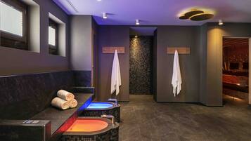 Sauna, steam room