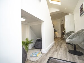 1 quarto, individualmente decorados, individualmente mobiliados