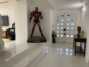 Luokittelematon kuva, 5 kautta 41, painike