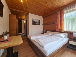 1 Schlafzimmer, Zimmersafe, Bügeleisen/Bügelbrett, WLAN