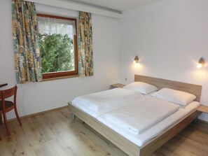 2 chambres, fer et planche à repasser, lit parapluie, Wi-Fi gratuit