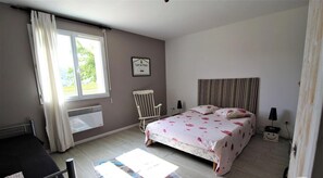 2 Schlafzimmer, Bügeleisen/Bügelbrett, Reisekinderbett, kostenloses WLAN