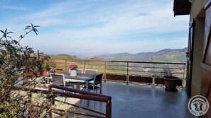 Outdoor dining - Le Mirador - COURZIEU (Courzieu)