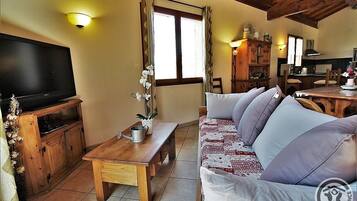 TV, fireplace, ping pong