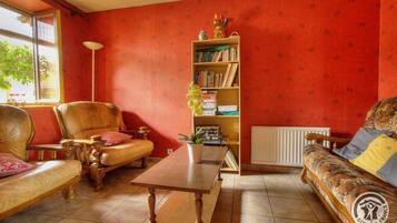 TV, table football, ping pong